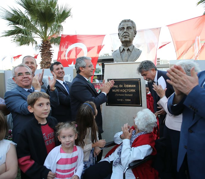 ‘Tarhana Osman’ Karşıyaka’da ölümsüzleşti