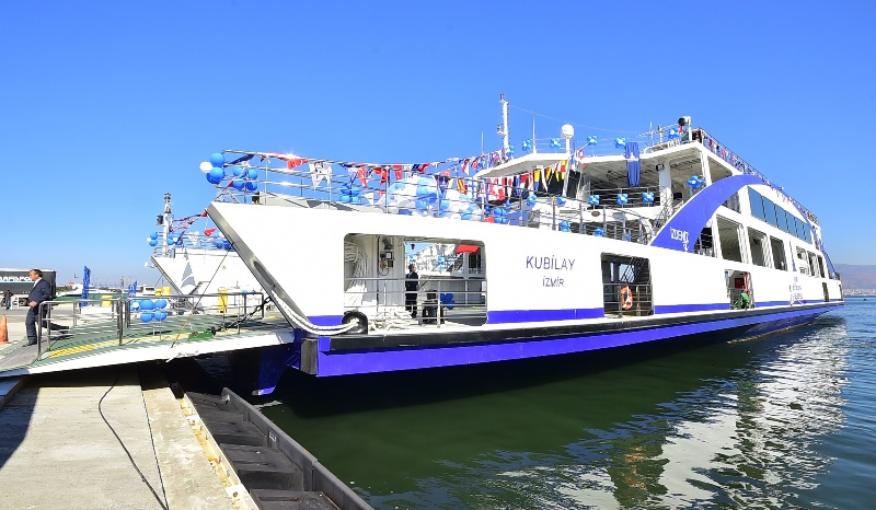 İzmir'de 3 gemi daha hizmete girdi
