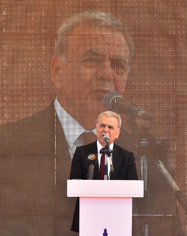 İzmir'de 3 gemi daha hizmete girdi