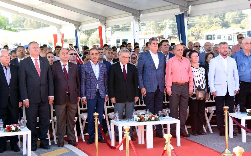 İzmir'de 3 gemi daha hizmete girdi