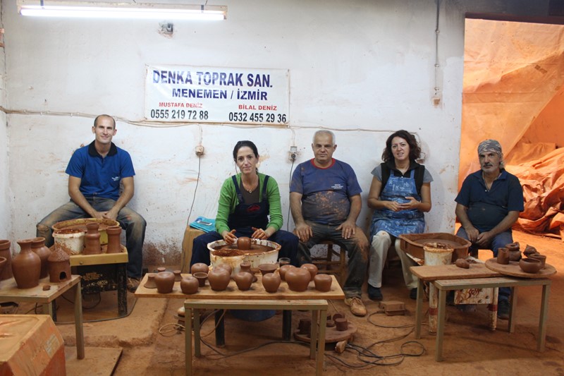 ABD'den geldi, çömlekçi oldu