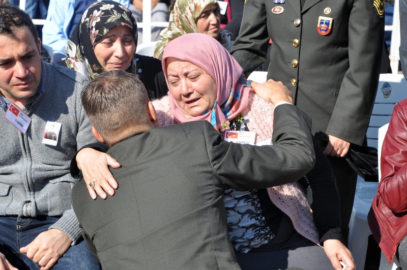 İzmir, şehidini son yolculuğuna uğurladı