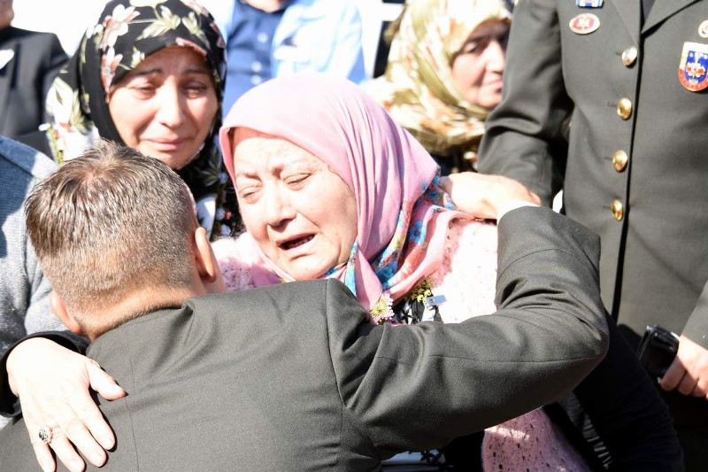 İzmir, şehidini son yolculuğuna uğurladı