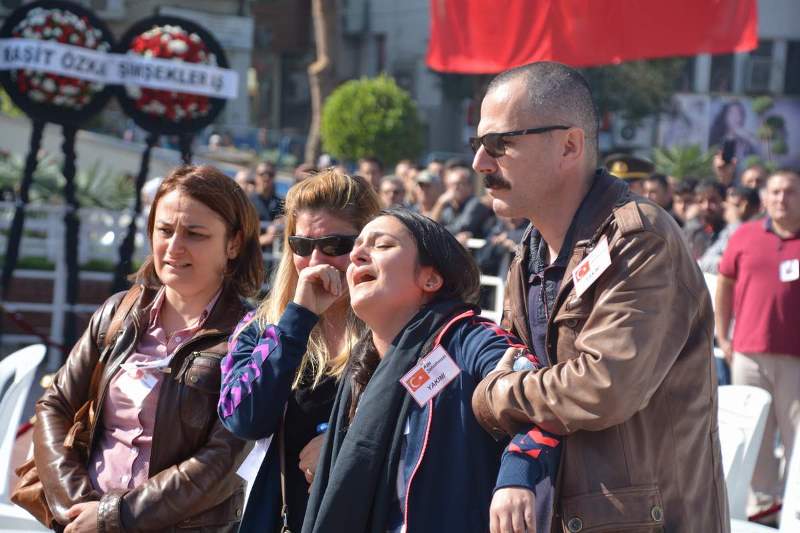 İzmir, şehidini son yolculuğuna uğurladı