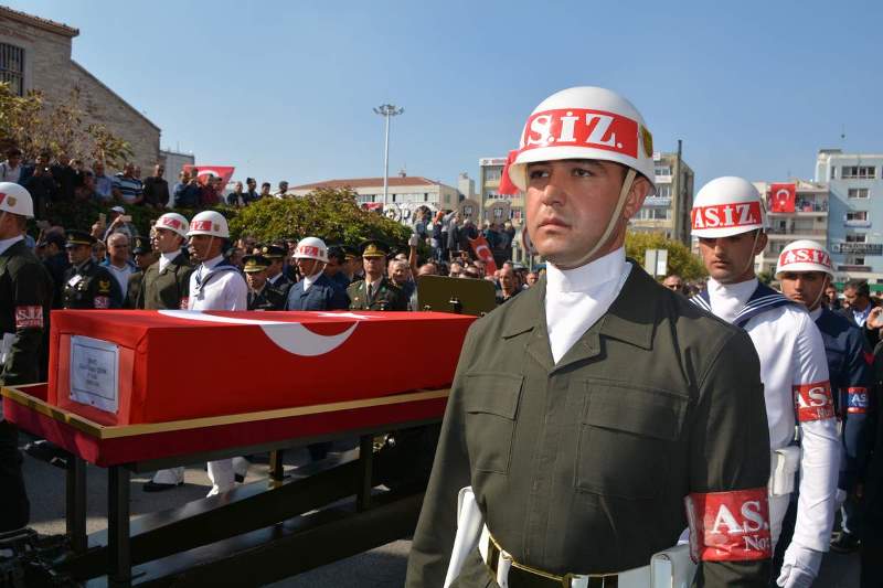 İzmir, şehidini son yolculuğuna uğurladı