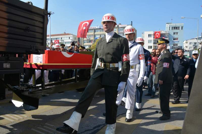 İzmir, şehidini son yolculuğuna uğurladı