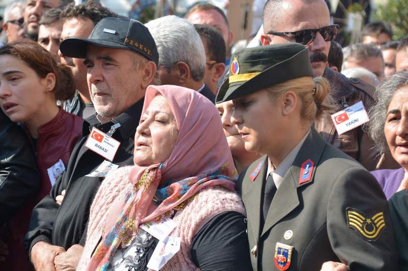 İzmir, şehidini son yolculuğuna uğurladı