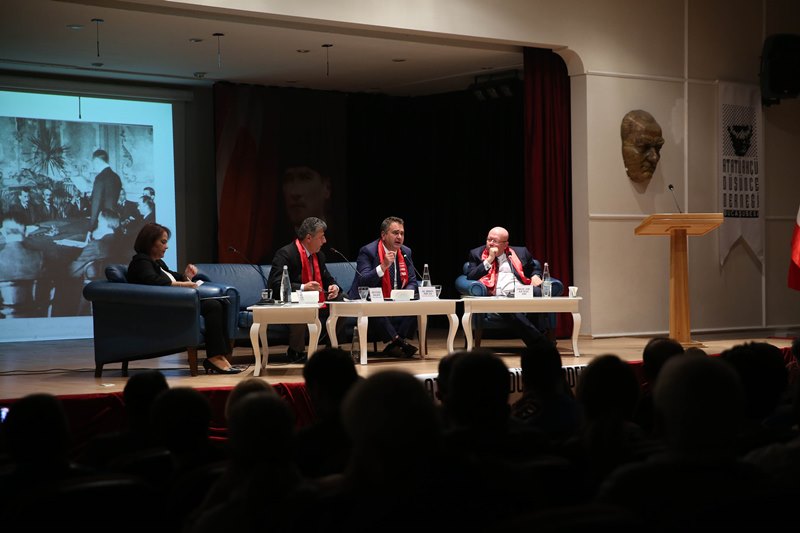 Buca'da 'Lozan' paneli