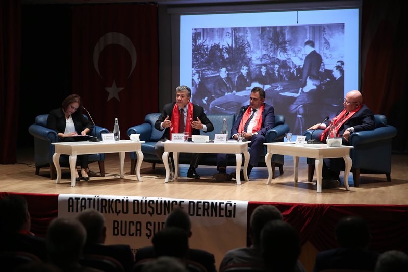 Buca'da 'Lozan' paneli