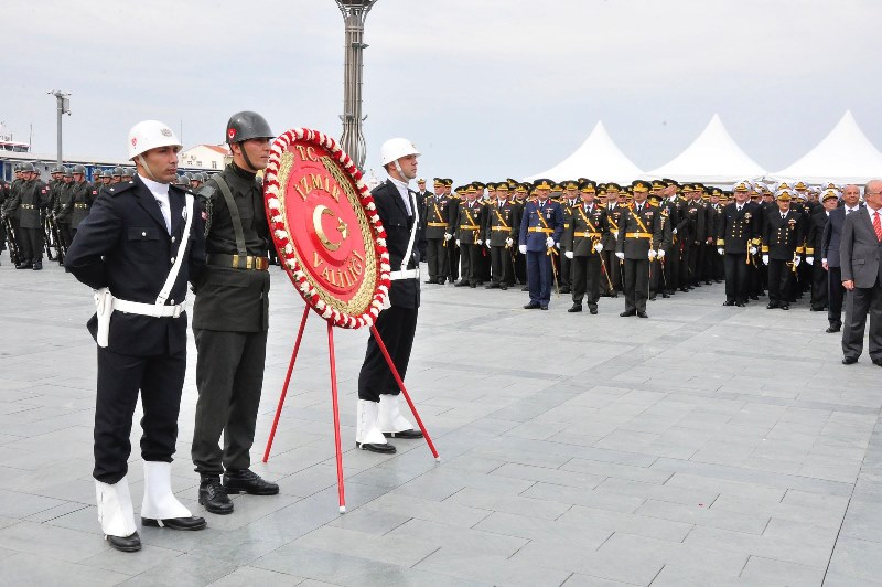 İzmir Ata’nın huzurunda...