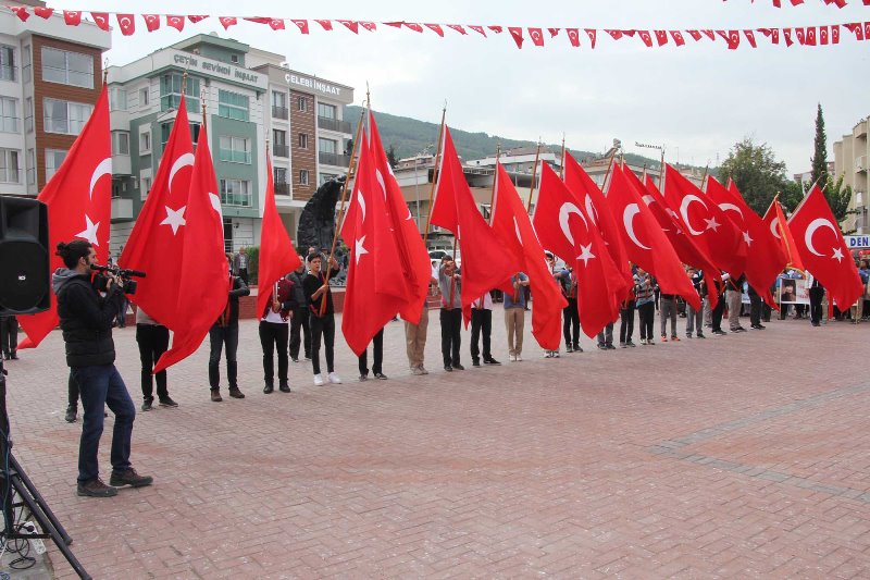 İzmir Ata’nın huzurunda...