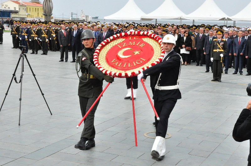 İzmir Ata’nın huzurunda...
