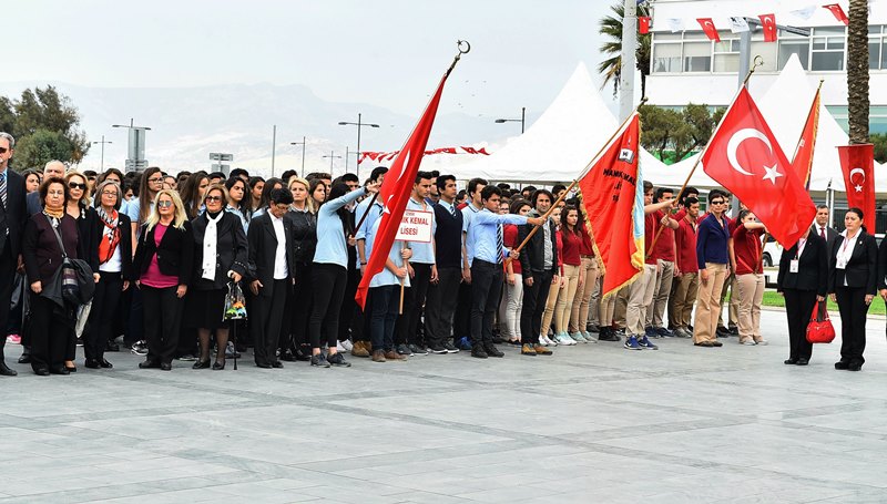 İzmir Ata’nın huzurunda...