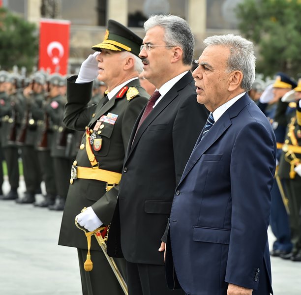 İzmir Ata’nın huzurunda...