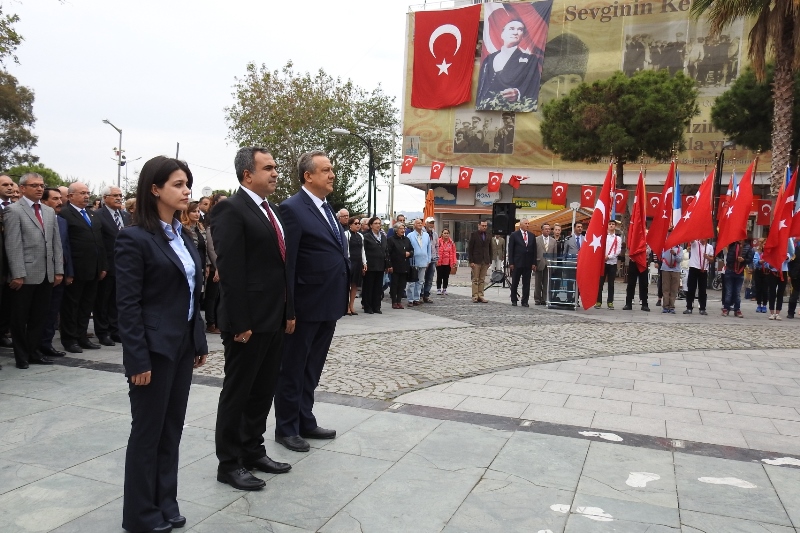 İzmir Ata’nın huzurunda...