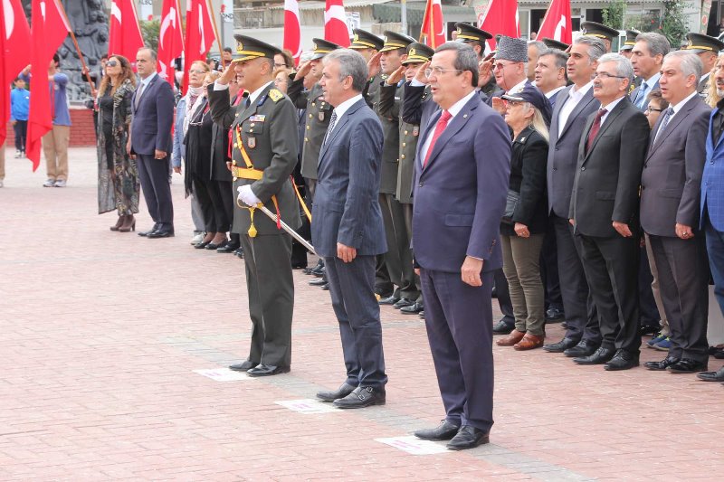 İzmir Ata’nın huzurunda...