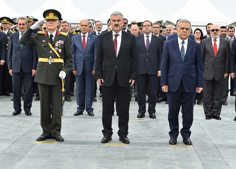 İzmir Ata’nın huzurunda...