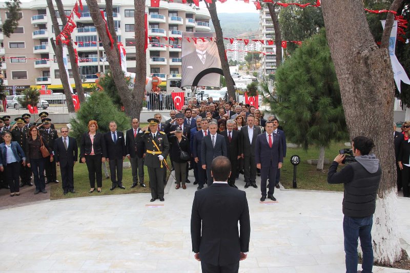 İzmir Ata’nın huzurunda...