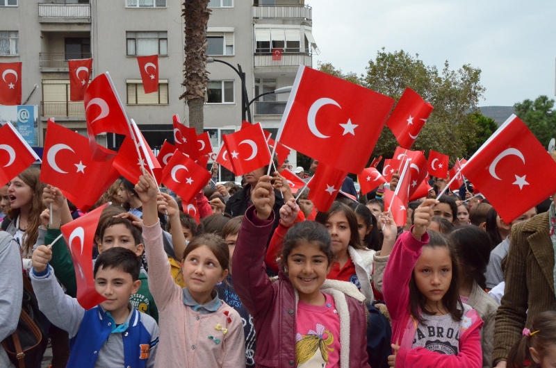 İzmir Ata’nın huzurunda...