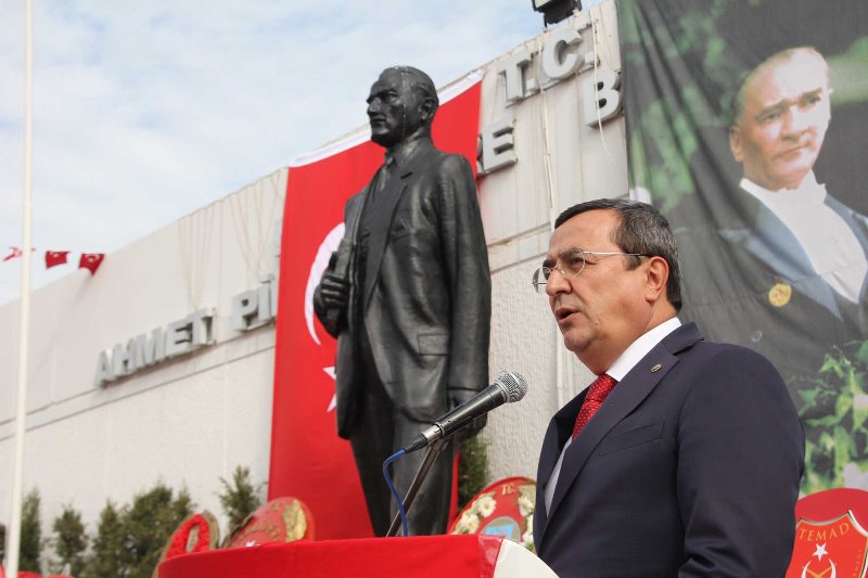 İzmir Ata’nın huzurunda...