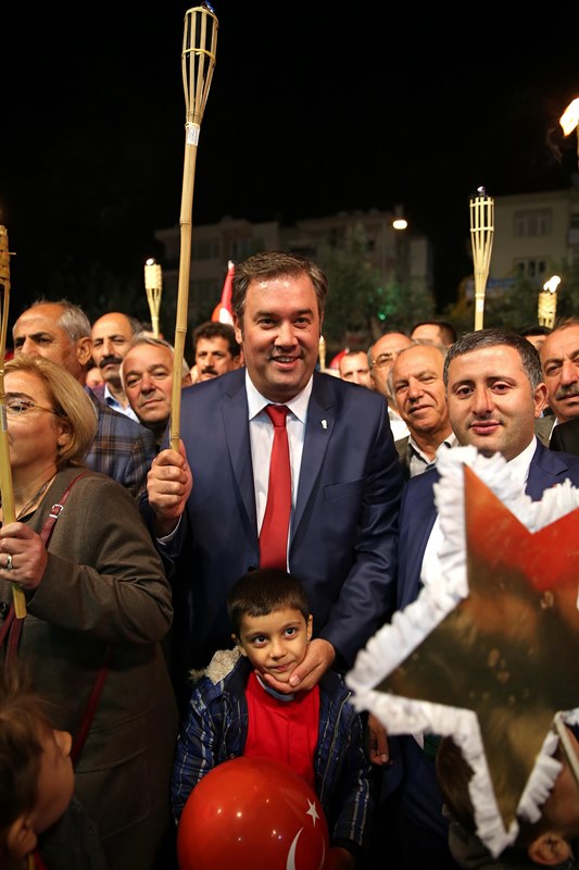Kentin dört bir yanında Cumhuriyet coşkusu