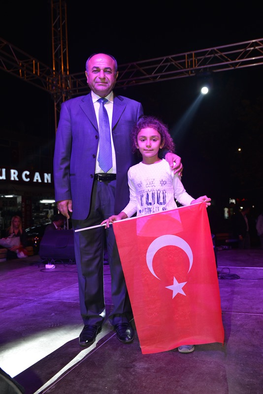 Kentin dört bir yanında Cumhuriyet coşkusu