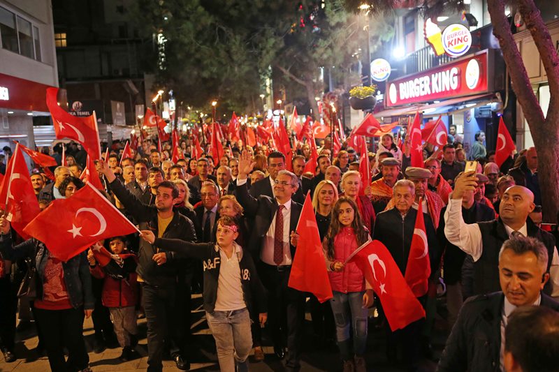 Kentin dört bir yanında Cumhuriyet coşkusu