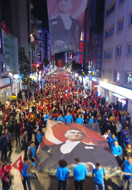 Kentin dört bir yanında Cumhuriyet coşkusu