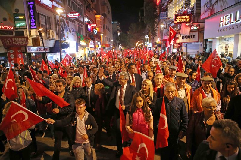 Kentin dört bir yanında Cumhuriyet coşkusu