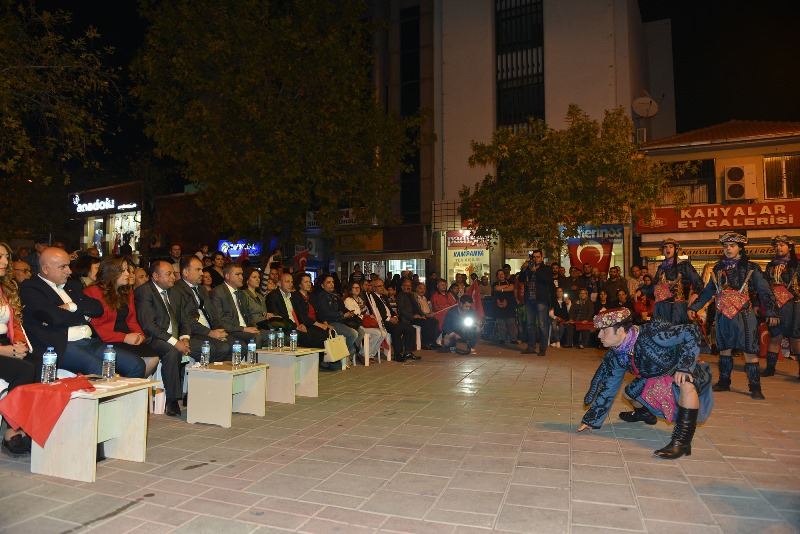 Kentin dört bir yanında Cumhuriyet coşkusu