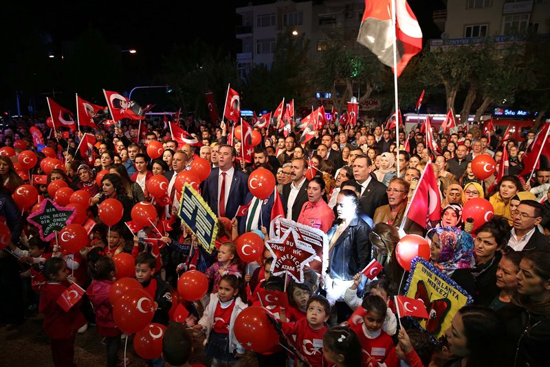 Kentin dört bir yanında Cumhuriyet coşkusu