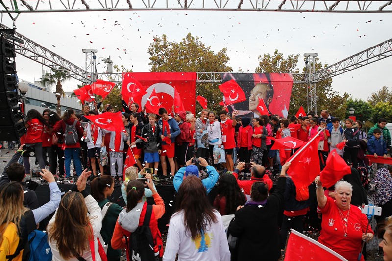Kentin dört bir yanında Cumhuriyet coşkusu