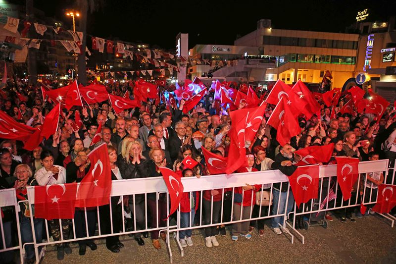 Kentin dört bir yanında Cumhuriyet coşkusu