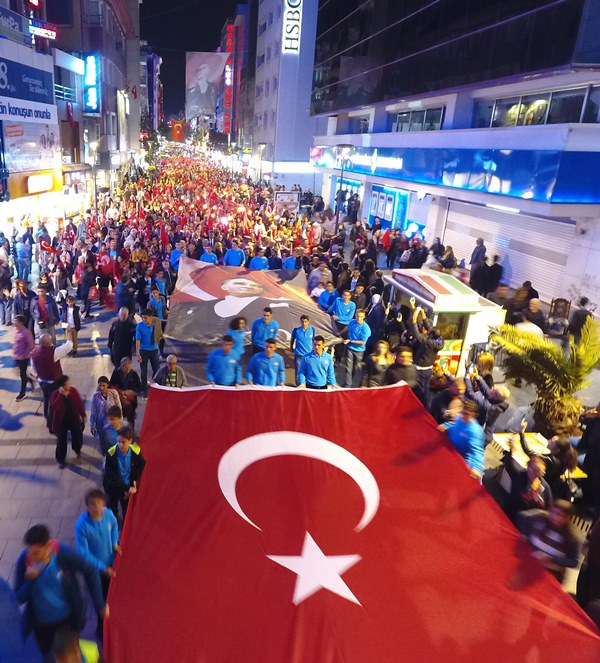 Kentin dört bir yanında Cumhuriyet coşkusu