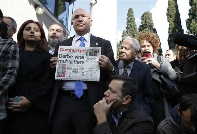 Cumhuriyet Gazetesi'ne FETÖ operasyonu