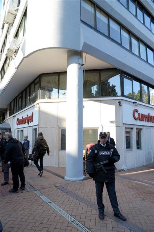 Cumhuriyet Gazetesi'ne FETÖ operasyonu