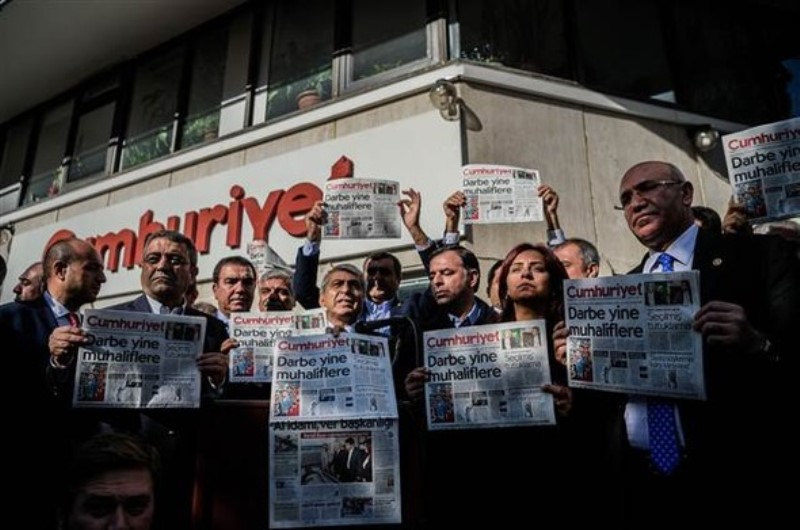 Cumhuriyet Gazetesi'ne FETÖ operasyonu