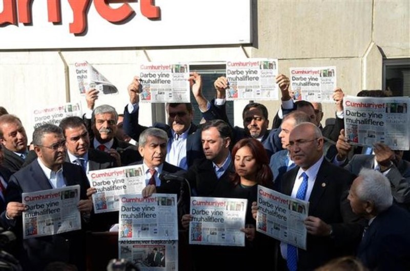 Cumhuriyet Gazetesi'ne FETÖ operasyonu