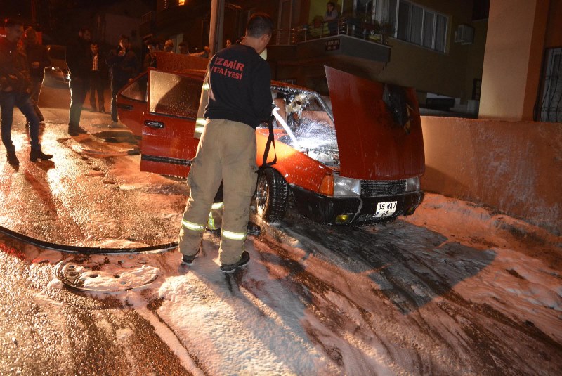 İzmir'de LPG'li araç yangını paniğe neden oldu