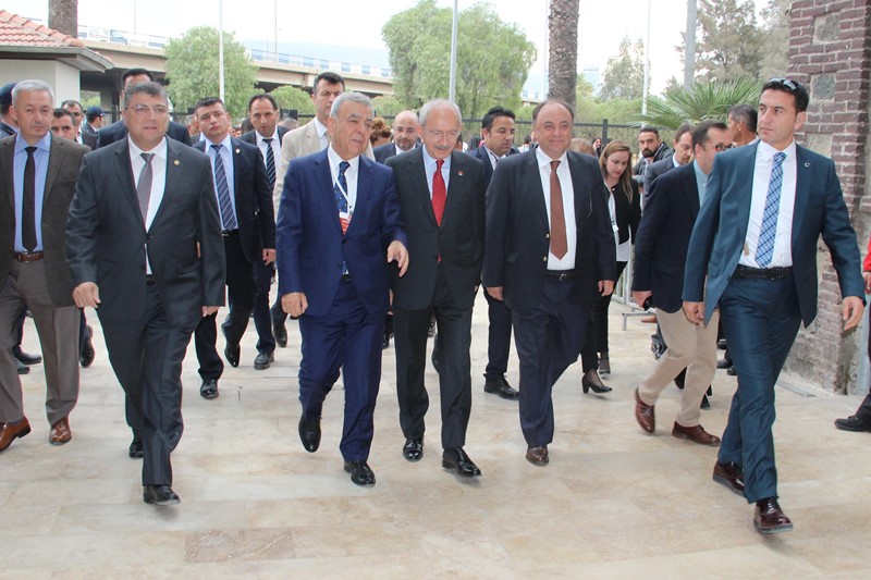 Kılıçdaroğlu'ndan İzmir mesaisi