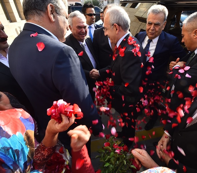Kılıçdaroğlu'ndan İzmir mesaisi