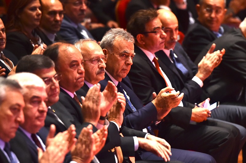 Kılıçdaroğlu'ndan İzmir mesaisi