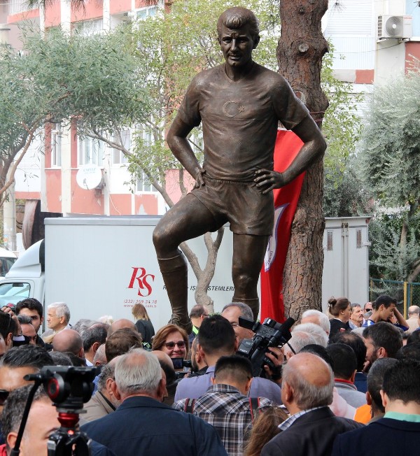 “Taçsız Kral” İzmir’de yaşayacak