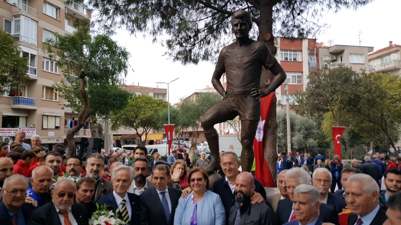 “Taçsız Kral” İzmir’de yaşayacak