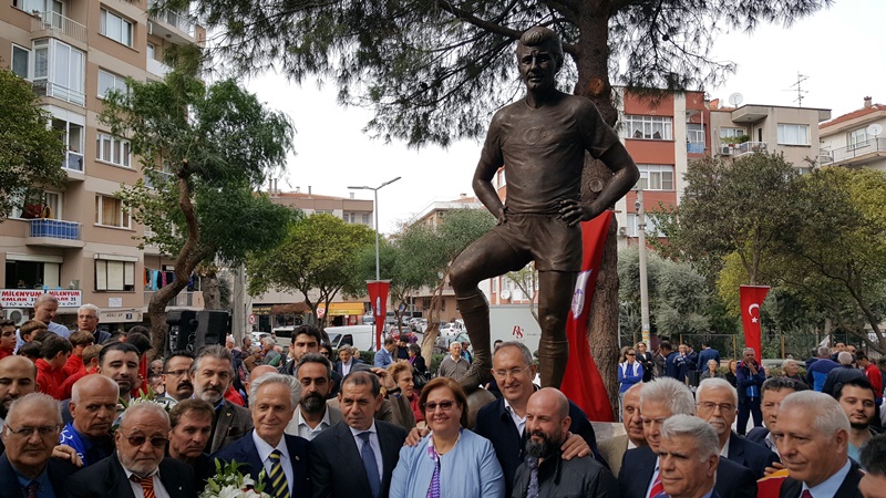 “Taçsız Kral” İzmir’de yaşayacak