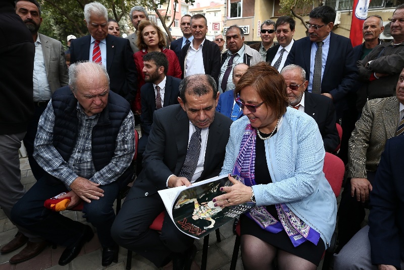 “Taçsız Kral” İzmir’de yaşayacak