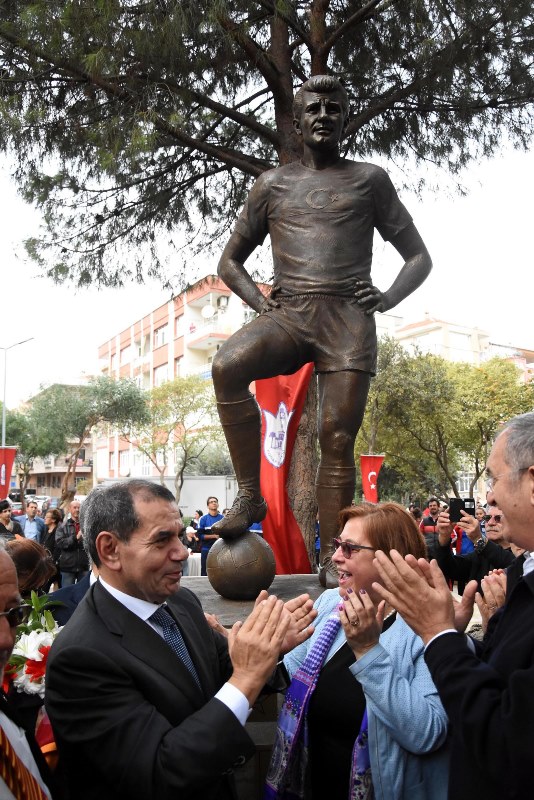 “Taçsız Kral” İzmir’de yaşayacak