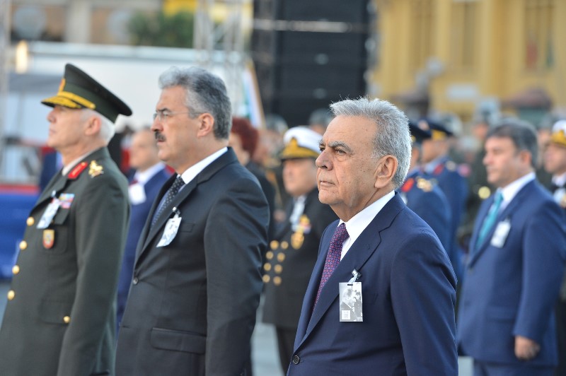 İzmir’de hayat durdu