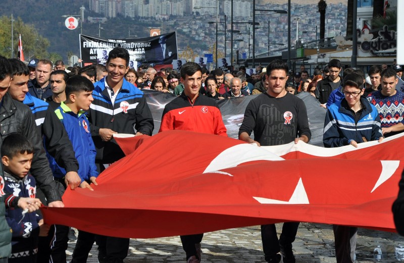 İzmir Ata'sı için tek yürek oldu