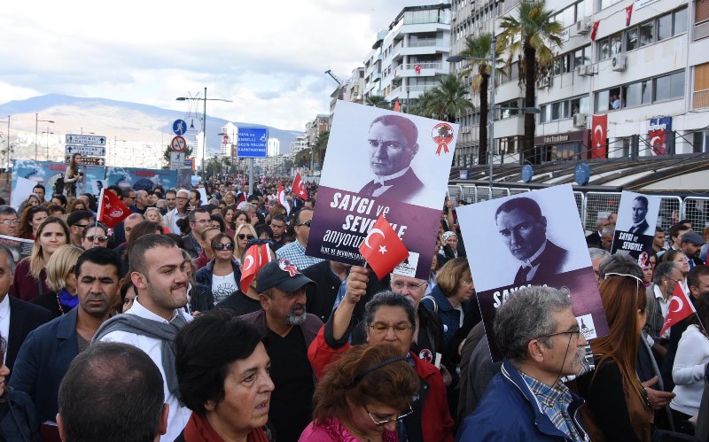 İzmir Ata'sı için tek yürek oldu